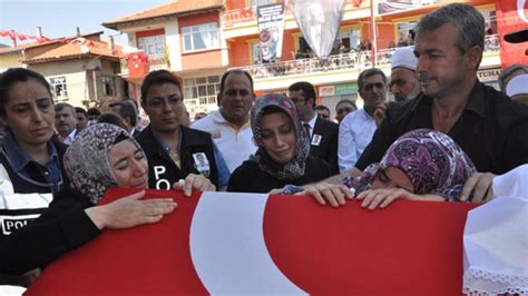 Ş­e­h­i­t­ ­p­o­l­i­s­e­ ­M­a­r­d­i­n­­d­e­ ­t­ö­r­e­n­ ­-­ ­S­o­n­ ­D­a­k­i­k­a­ ­H­a­b­e­r­l­e­r­